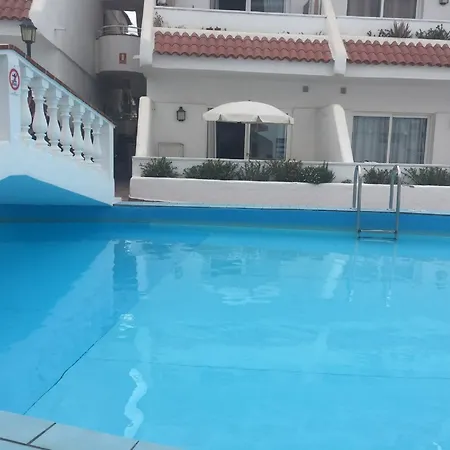 Floritas Vista Piscina Apartment
